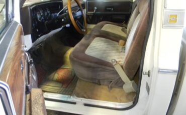 Chevrolet-cheyenne-1975-10