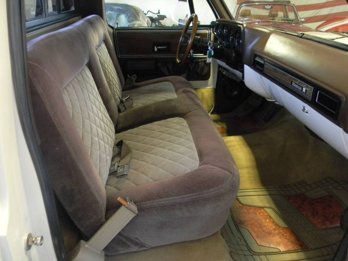 Chevrolet-cheyenne-1975-21