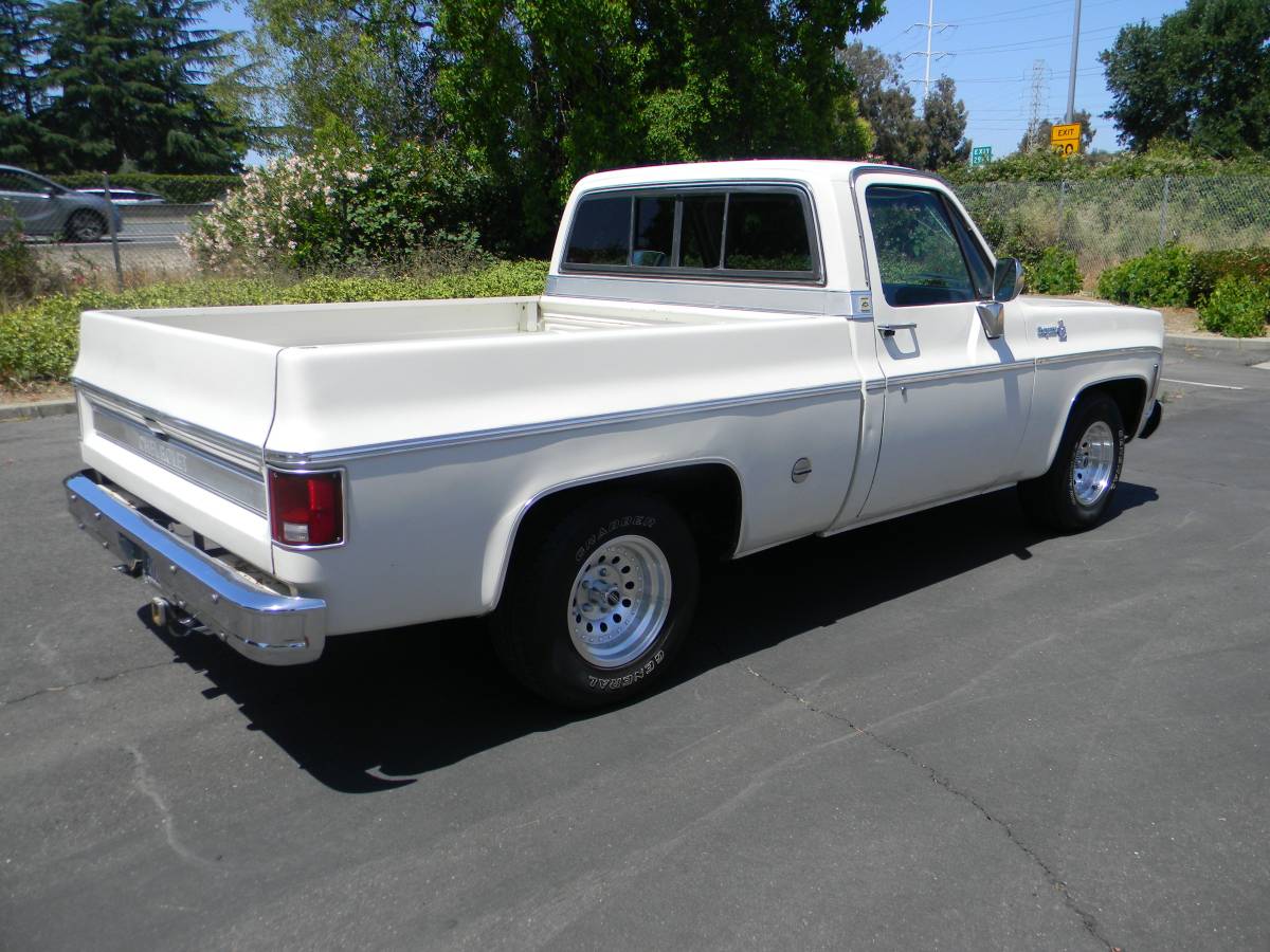 Chevrolet-cheyenne-1975-3