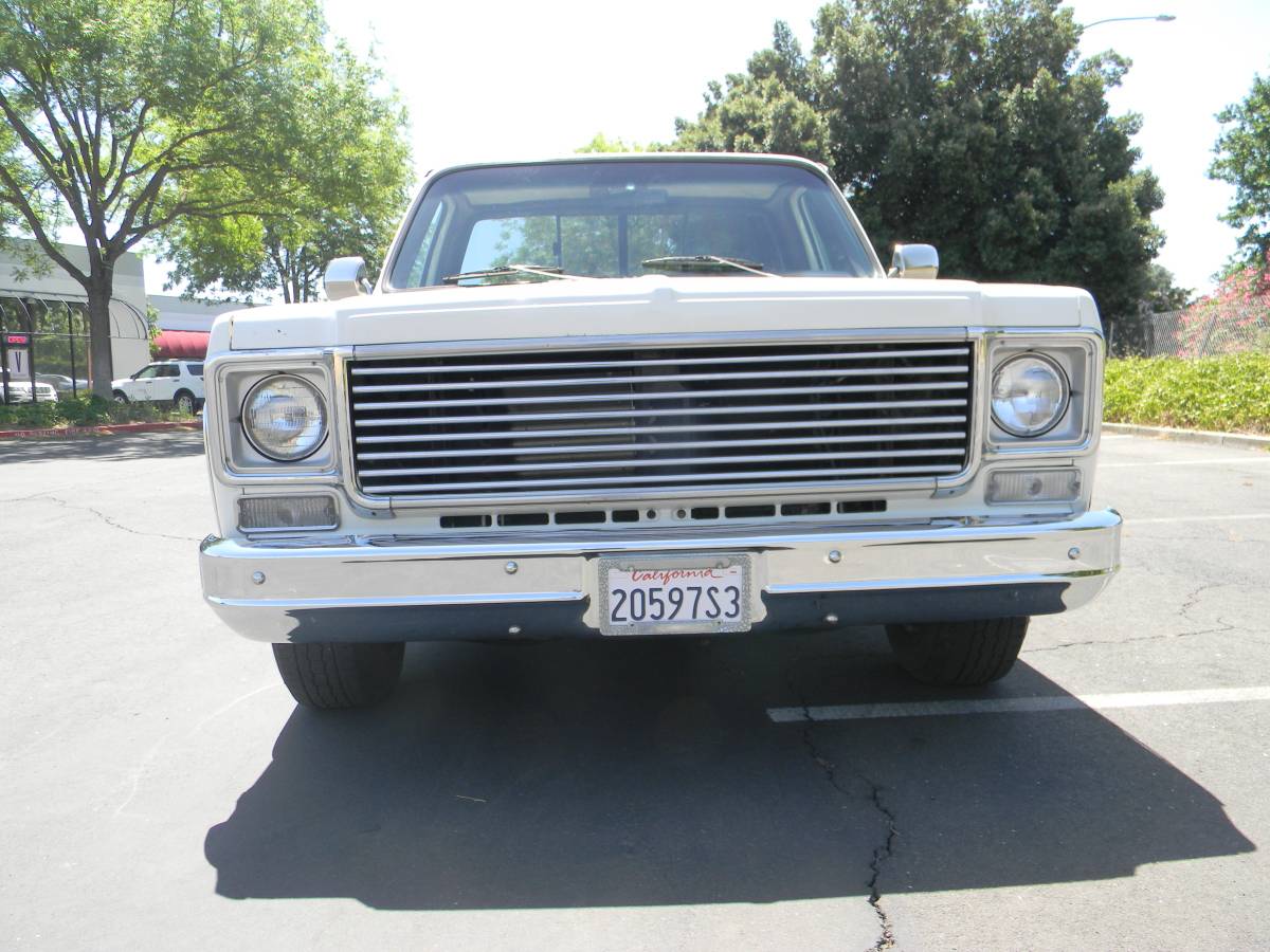 Chevrolet-cheyenne-1975-6