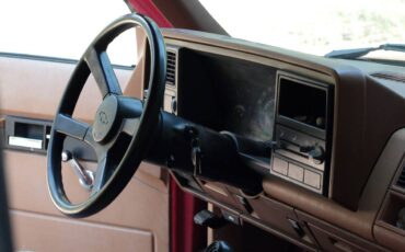 Chevrolet-cheyenne-1990-red-11