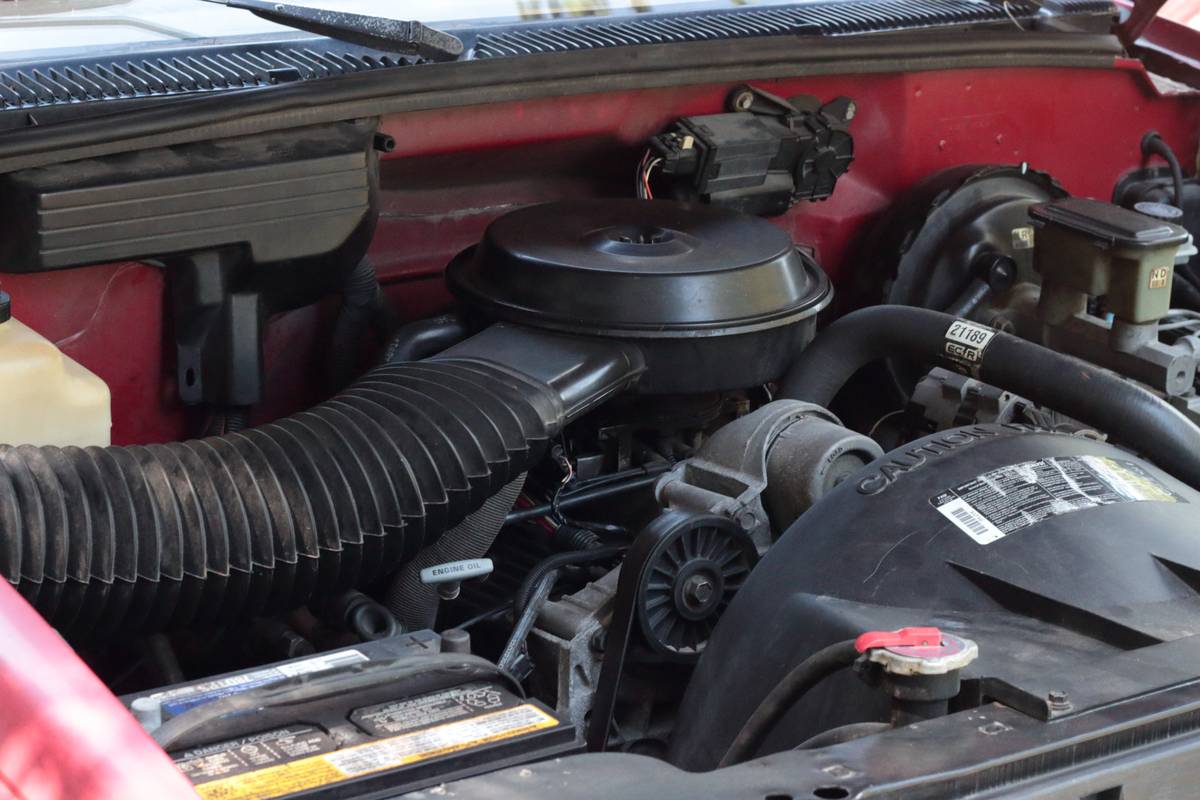 Chevrolet-cheyenne-1990-red-16