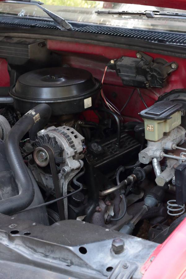 Chevrolet-cheyenne-1990-red-17