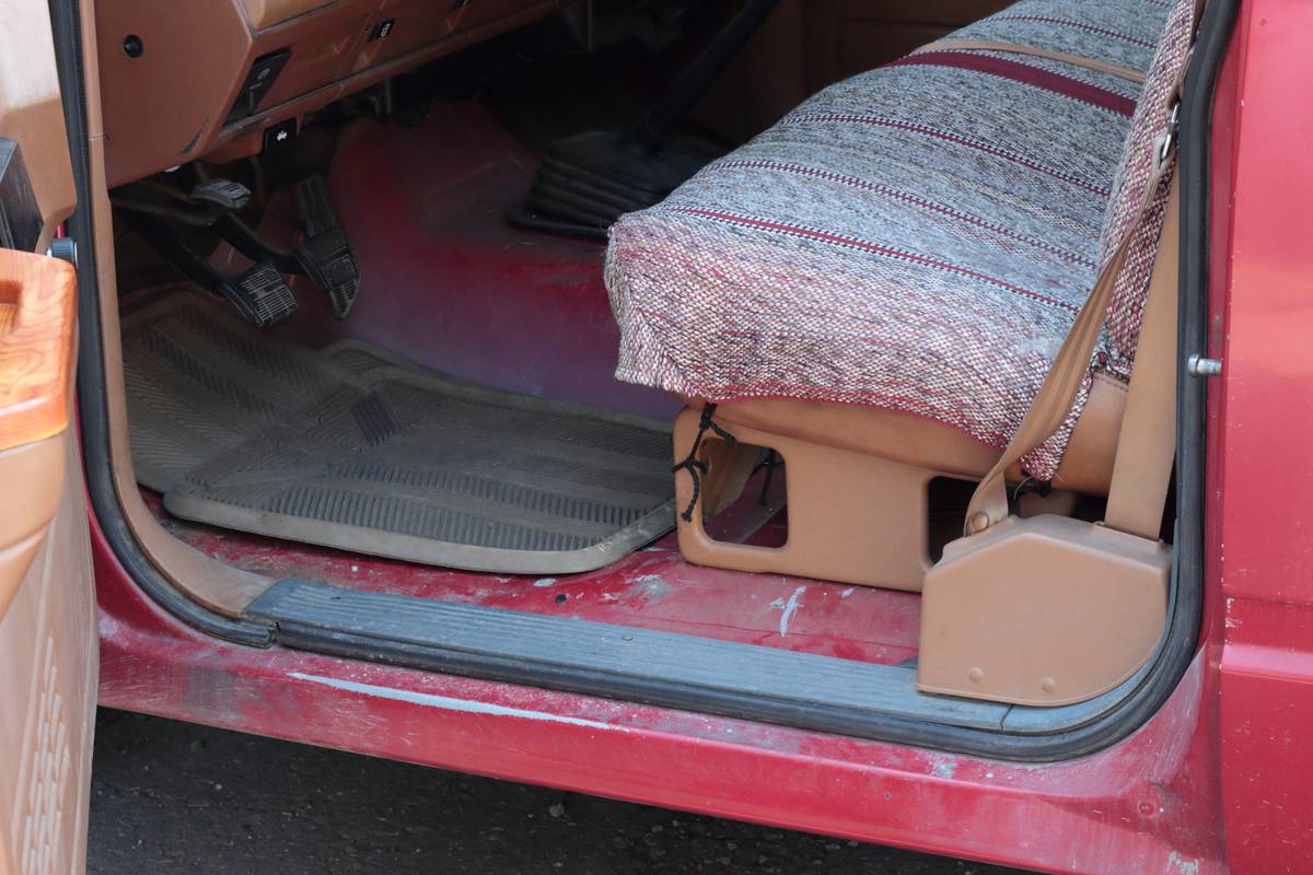 Chevrolet-cheyenne-1990-red-7