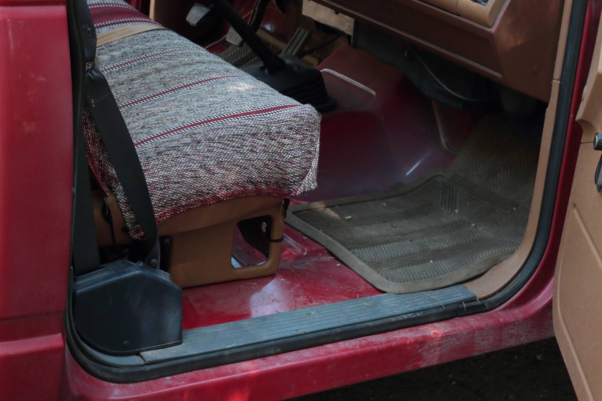 Chevrolet-cheyenne-1990-red-9