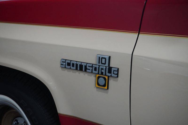 Chevrolet-ck-10-series-1983-red-11