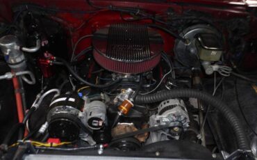 Chevrolet-ck-10-series-1983-red-14