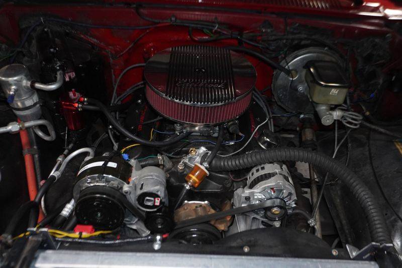 Chevrolet-ck-10-series-1983-red-14