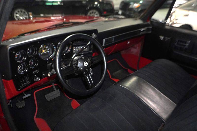 Chevrolet-ck-10-series-1983-red-20