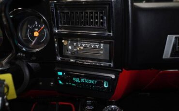 Chevrolet-ck-10-series-1983-red-21