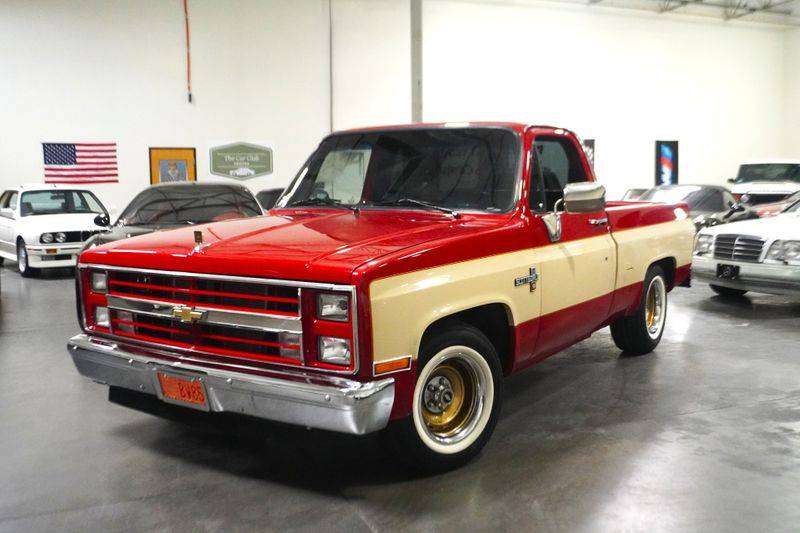 Chevrolet-ck-10-series-1983-red-22