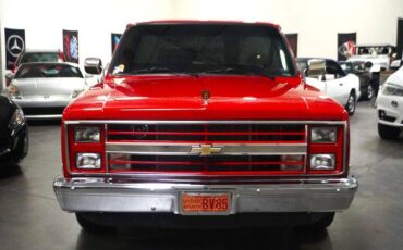Chevrolet-ck-10-series-1983-red