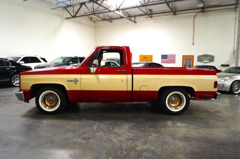 Chevrolet-ck-10-series-1983-red-5