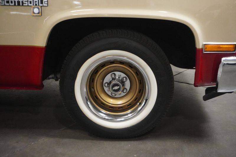 Chevrolet-ck-10-series-1983-red-9