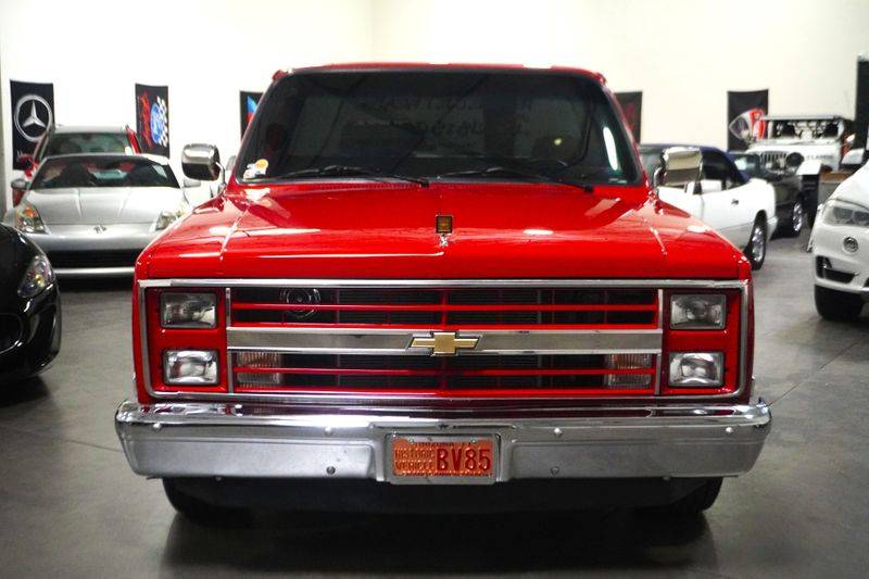 Chevrolet-ck-10-series-1983-red