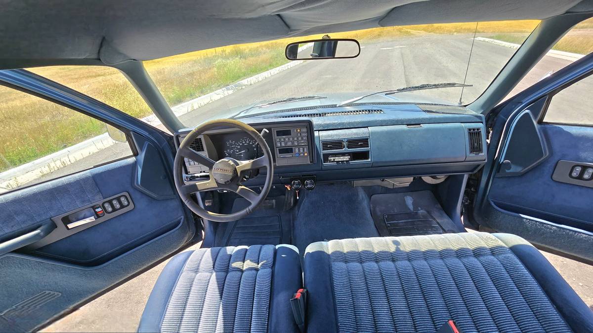 Chevrolet-ck-1500-1992-blue-12
