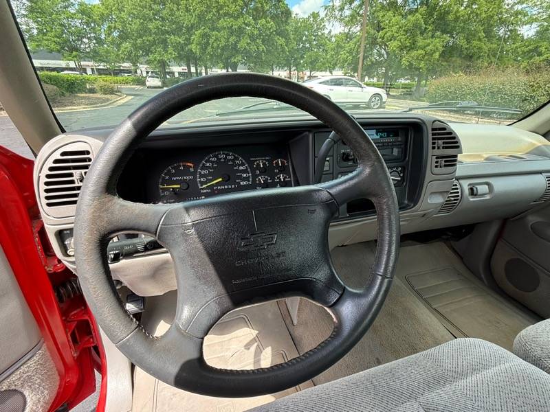 Chevrolet-ck-1500-1995-red-11