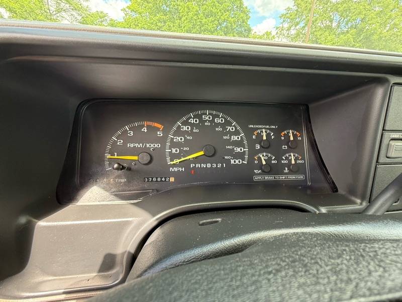 Chevrolet-ck-1500-1995-red-12