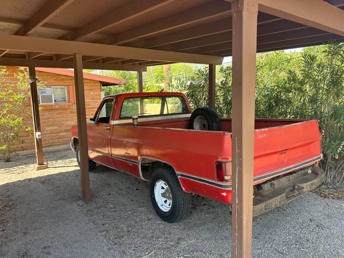 Chevrolet-ck-pickup-12-ton-1984-red-1