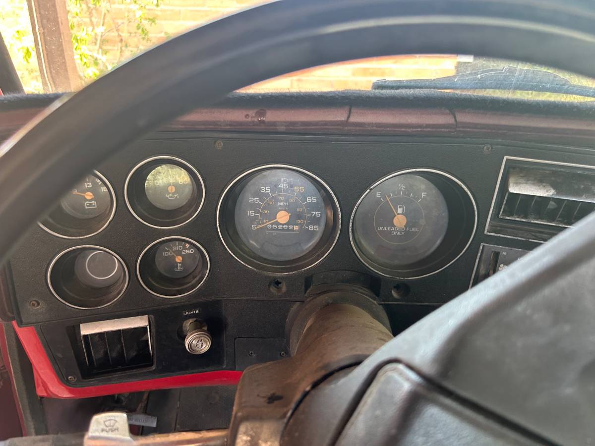 Chevrolet-ck-pickup-12-ton-1984-red-3