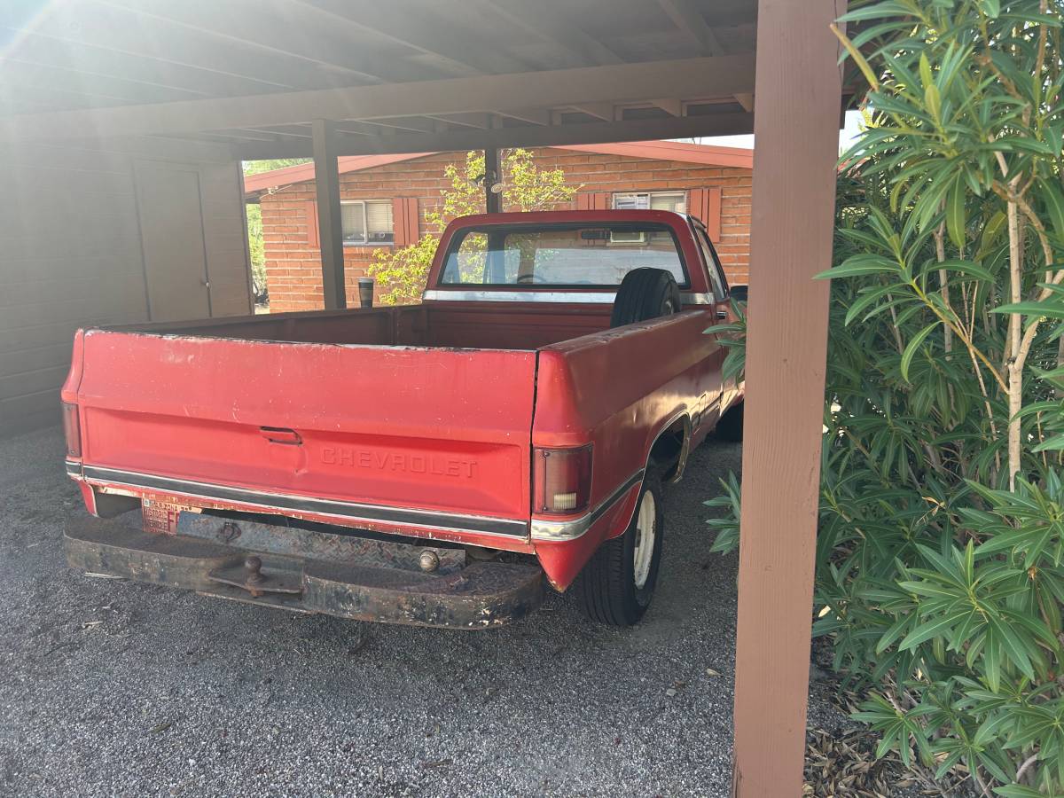 Chevrolet-ck-pickup-12-ton-1984-red-6