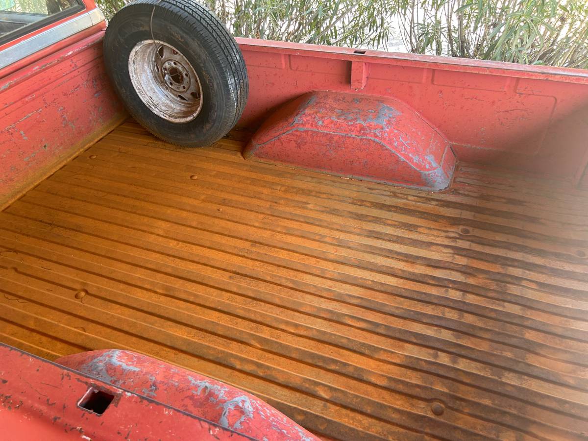 Chevrolet-ck-pickup-12-ton-1984-red-8