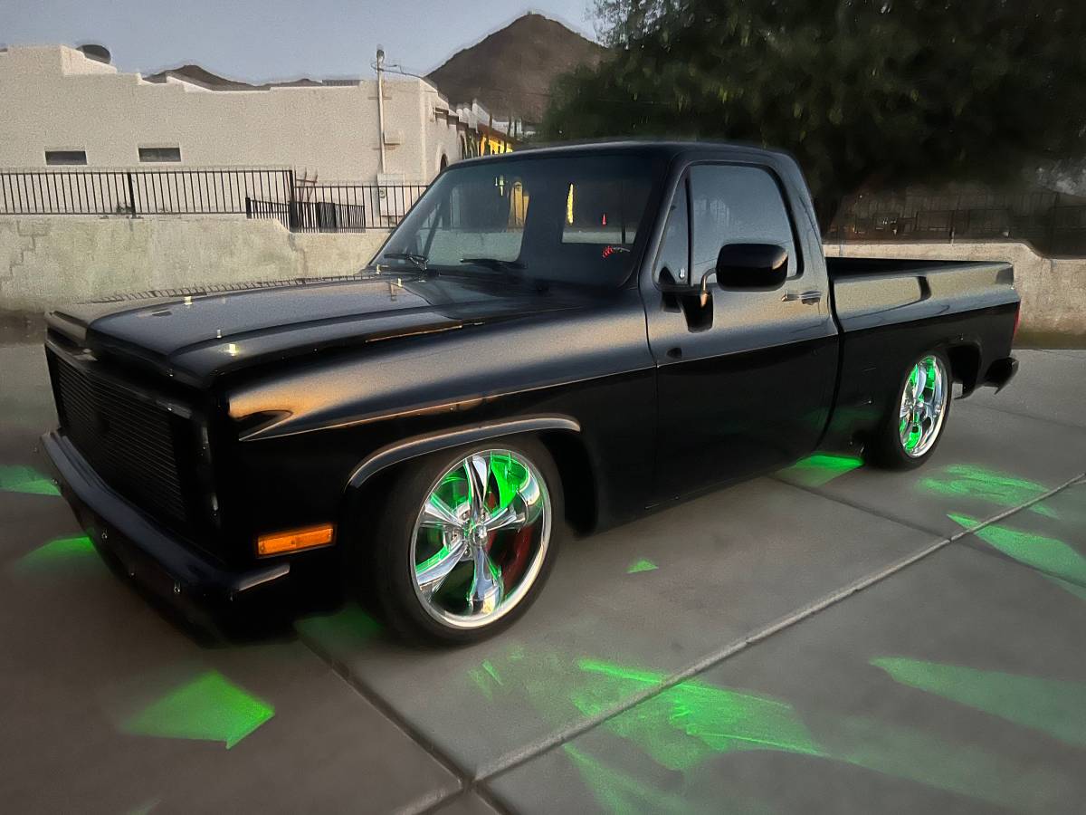 Chevrolet-ck-pickup-12-ton-nominal-1985-black-1
