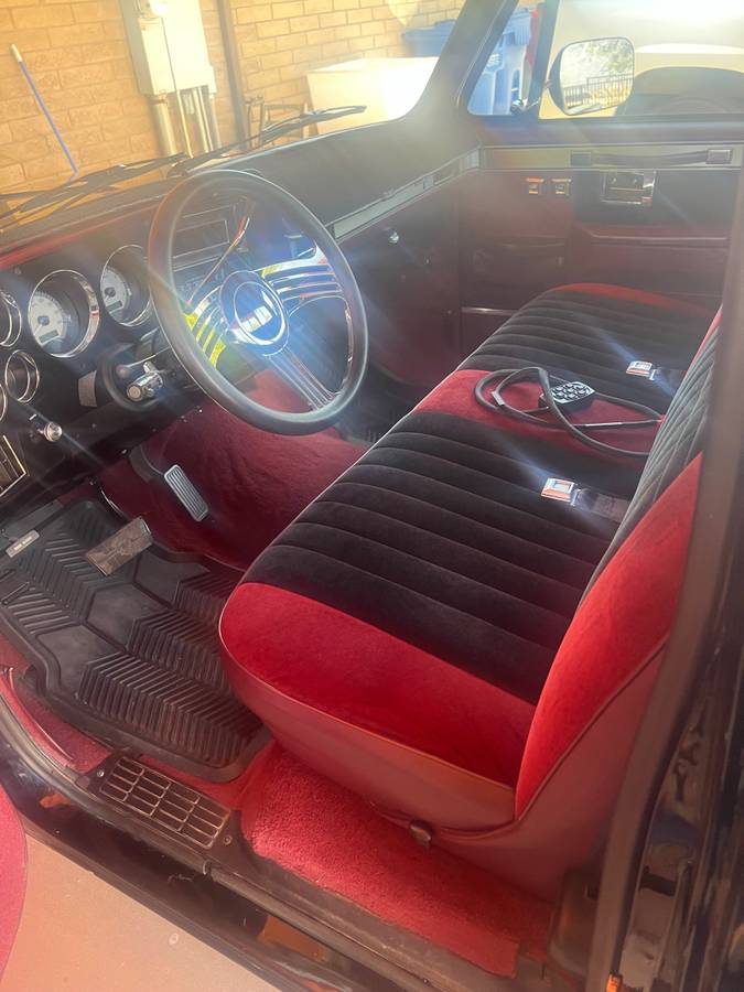 Chevrolet-ck-pickup-12-ton-nominal-1985-black-13