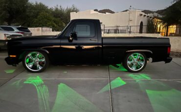 Chevrolet-ck-pickup-12-ton-nominal-1985-black-2