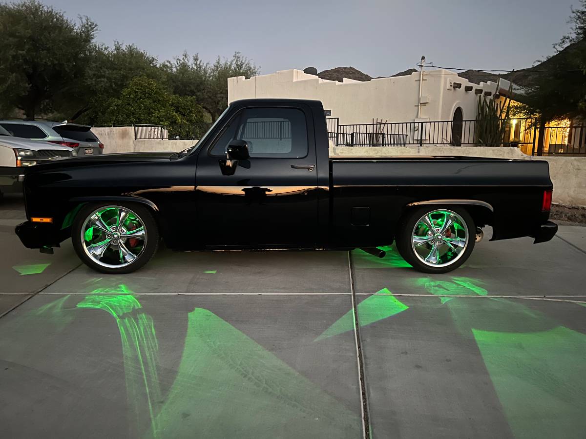 Chevrolet-ck-pickup-12-ton-nominal-1985-black-2