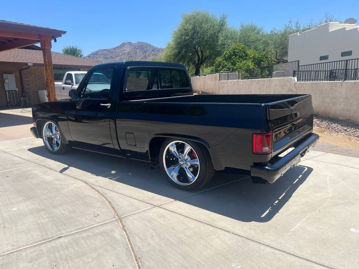 Chevrolet-ck-pickup-12-ton-nominal-1985-black-4