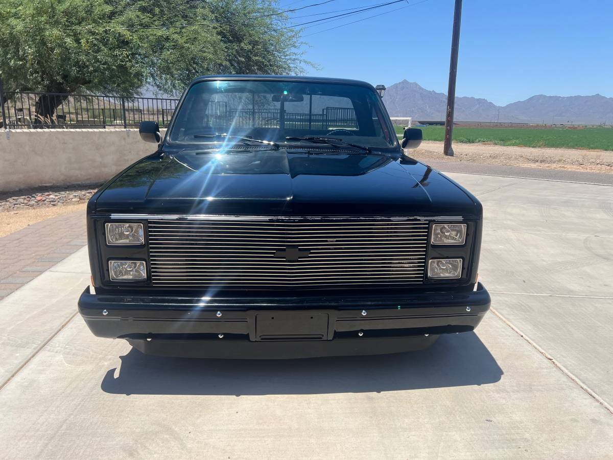 Chevrolet-ck-pickup-12-ton-nominal-1985-black-8