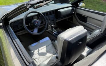 Chevrolet-convertible-1986-grey-1