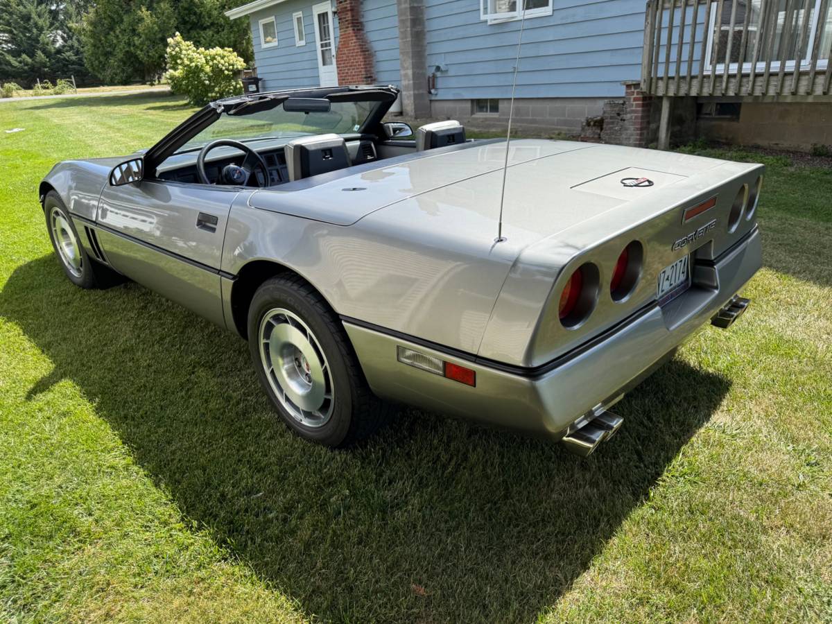 Chevrolet-convertible-1986-grey-2
