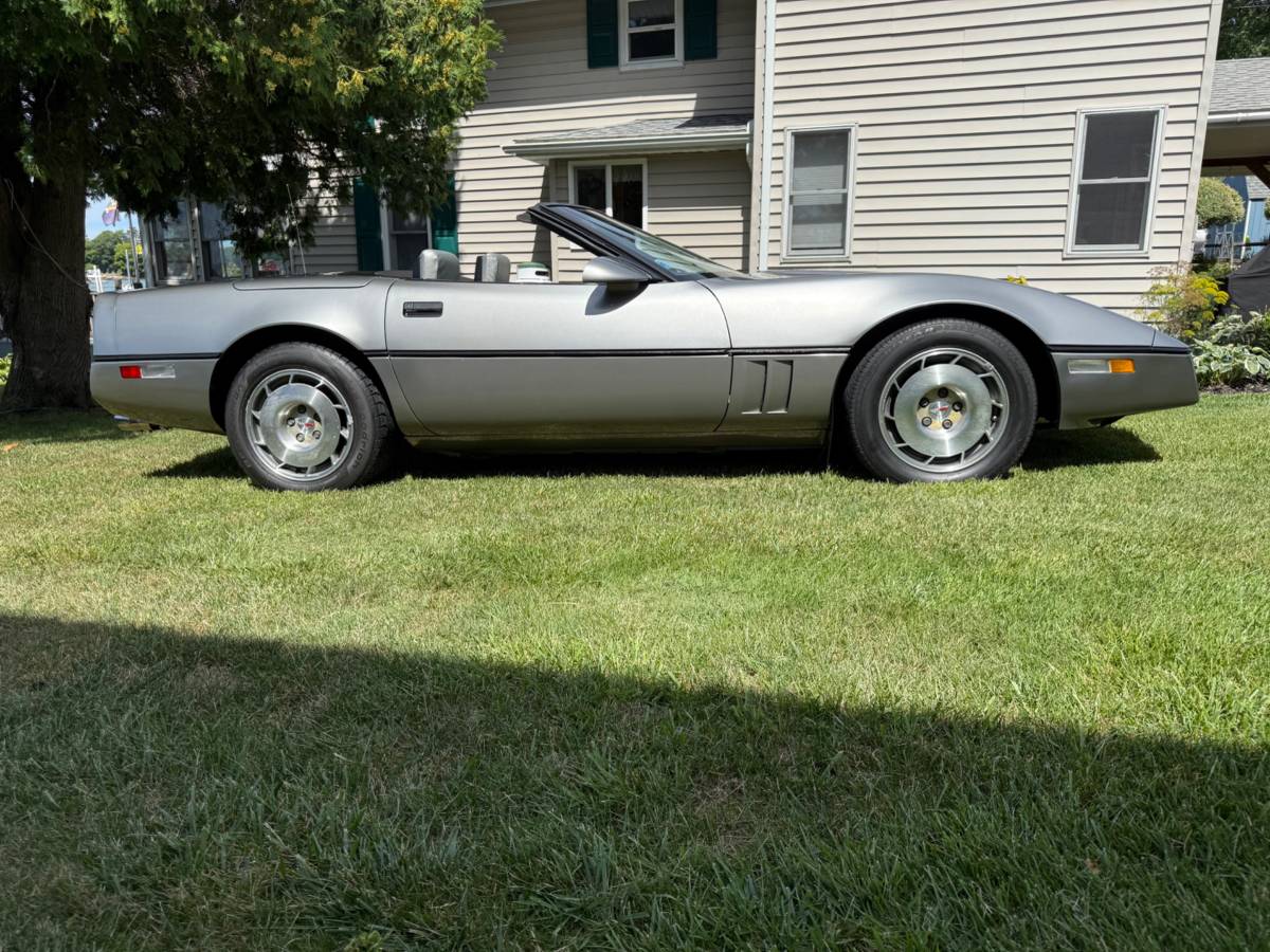 Chevrolet-convertible-1986-grey-6