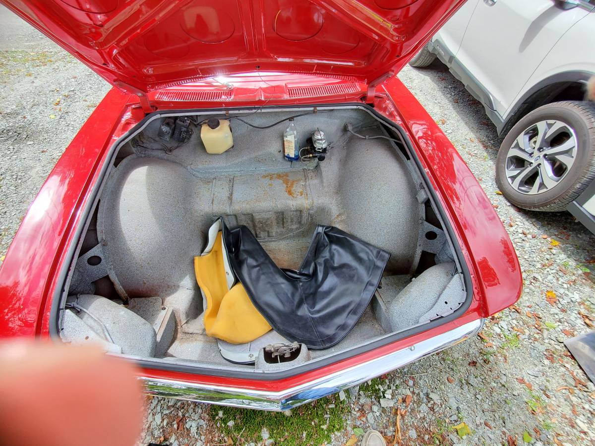 Chevrolet-corvair-1965-red-17