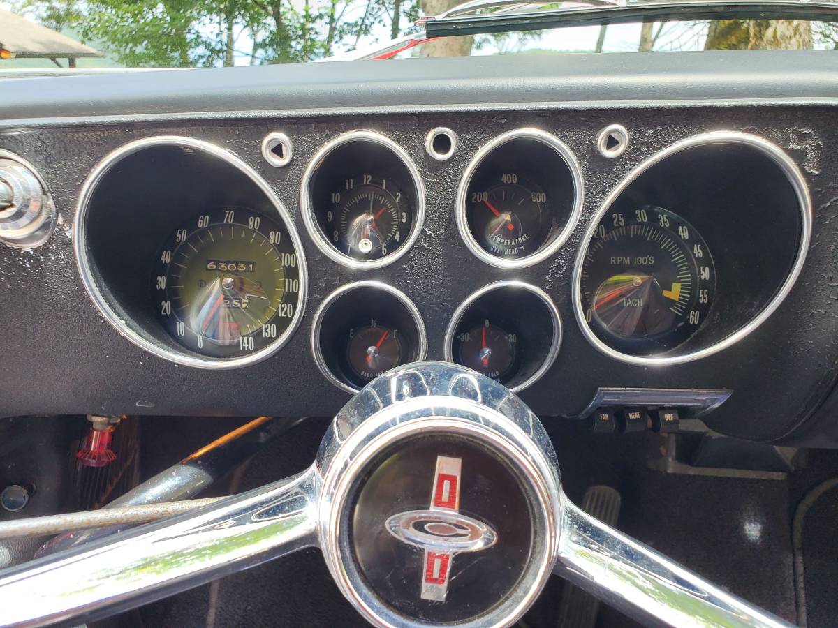 Chevrolet-corvair-1965-red-8