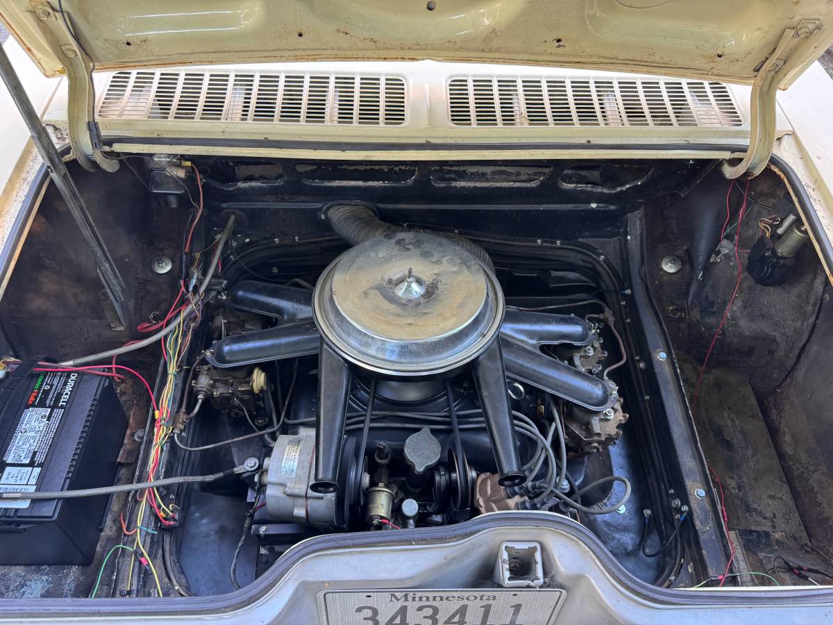 Chevrolet-corvair-1966-yellow-10