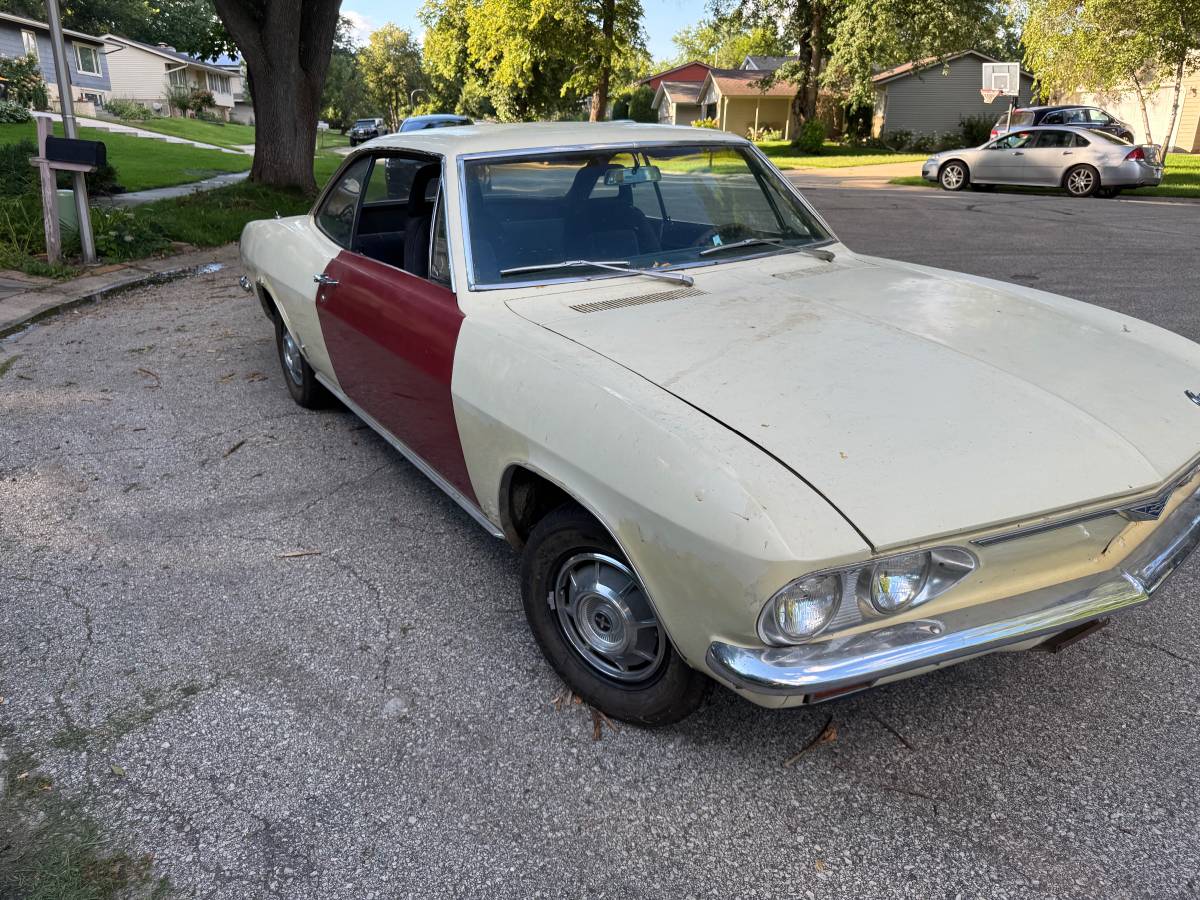 Chevrolet-corvair-1966-yellow-3