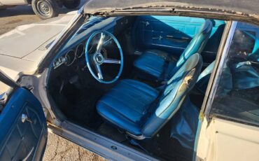 Chevrolet-corvair-1967-white-10