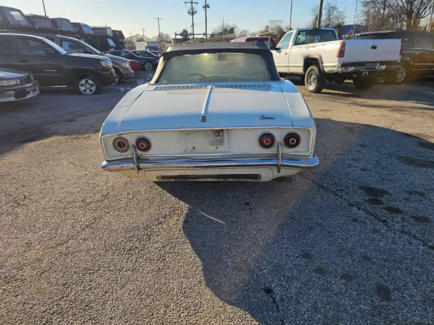 Chevrolet-corvair-1967-white-23