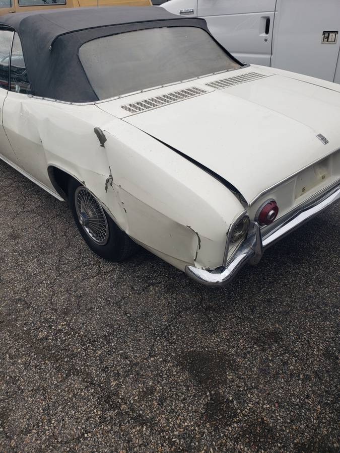 Chevrolet-corvair-1967-white-6
