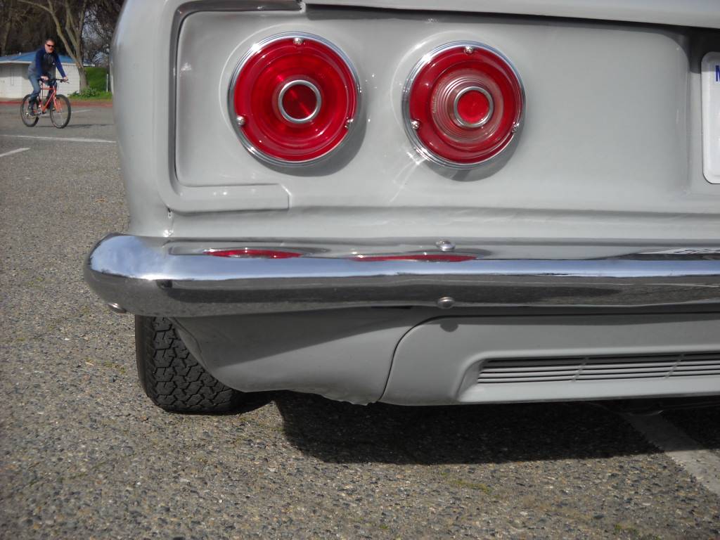 Chevrolet-corvair-monza-1968-grey-6