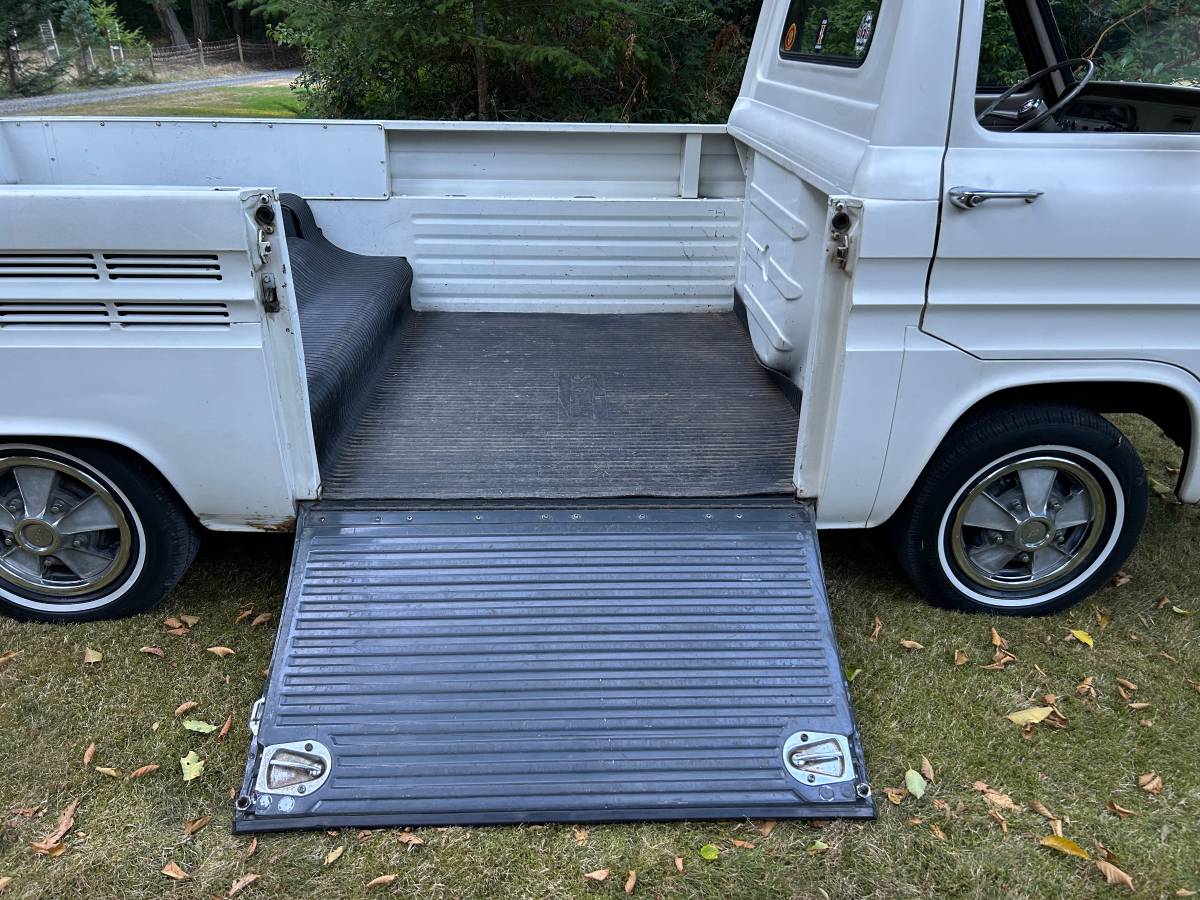 Chevrolet-corvair-rampside-1964-white-8