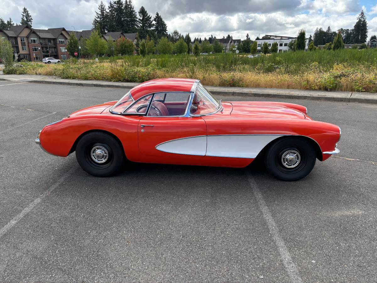 Chevrolet-corvette-1956-12