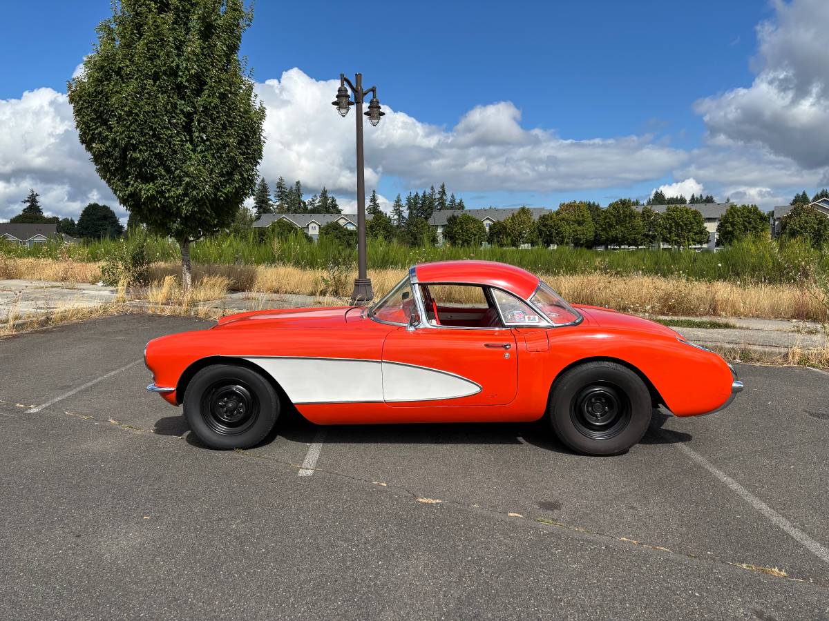 Chevrolet-corvette-1956-3