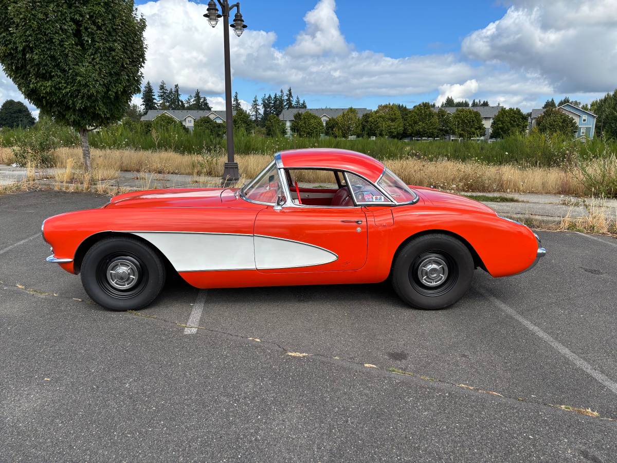 Chevrolet-corvette-1956-8