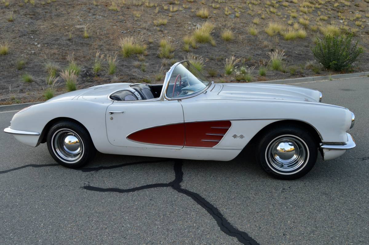 Chevrolet-corvette-1959-10