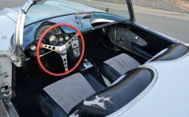 Chevrolet-corvette-1959-17