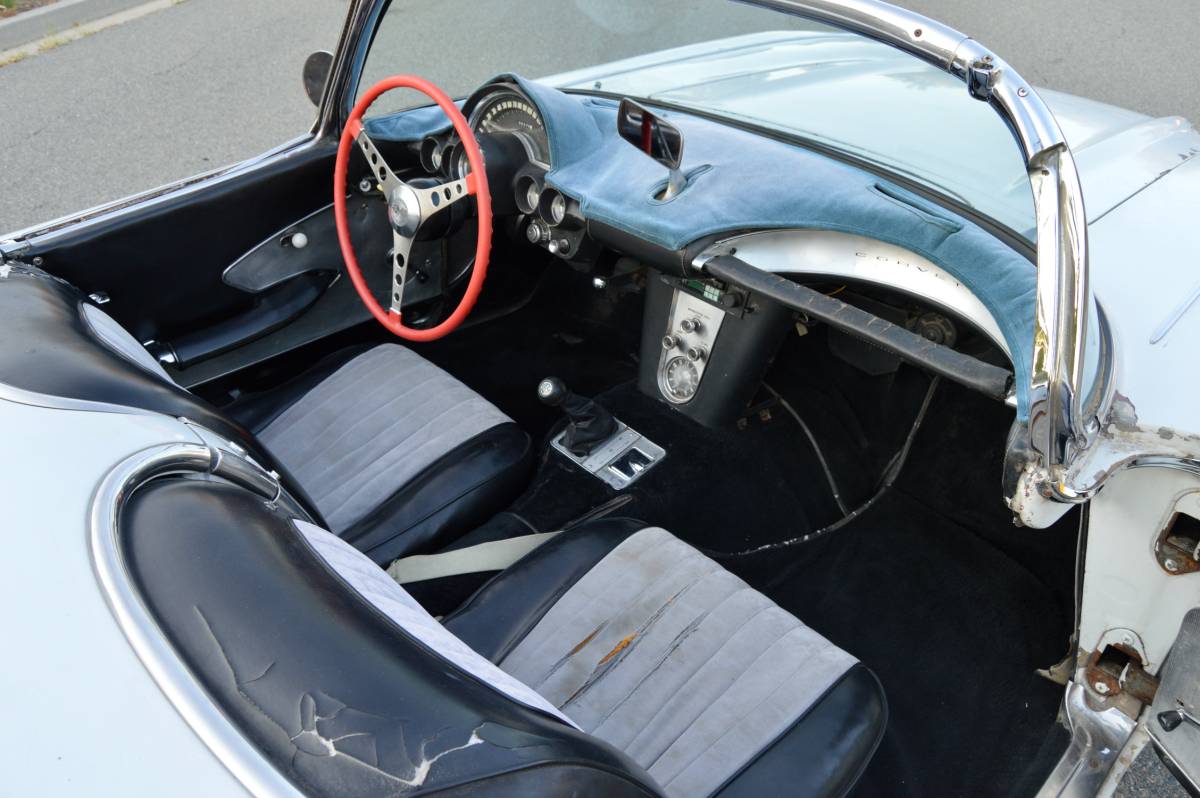 Chevrolet-corvette-1959-18